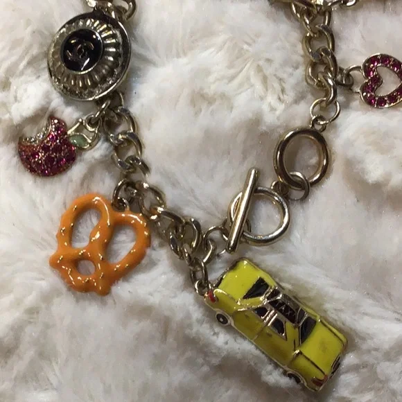 New York City  Charm Bracelet - Picture 4 of 6
